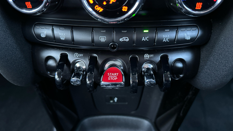 MINI Hatchback 1.5 Cooper Classic 5dr Auto Petrol Hatchback